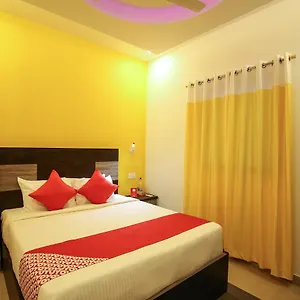 Hotel Oyo 10152 Rail View Residency