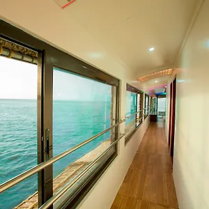 Hotel Tharangini Houseboats